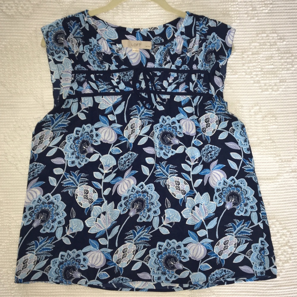 Loft Petites Sleeveless Blue Floral Shell